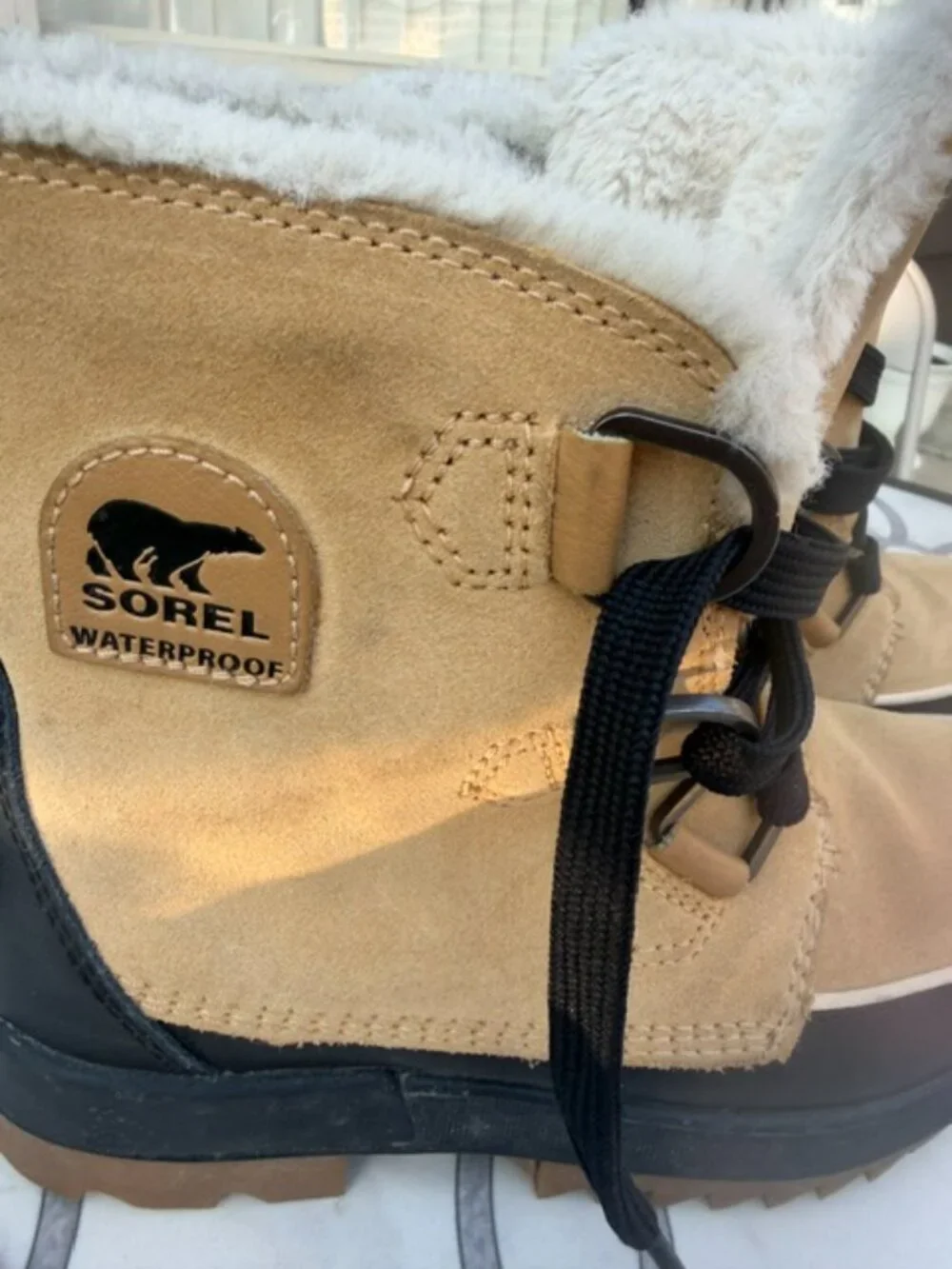 Used Sorel women boots in size 8 Water Proof Snow Rain Boots for Winter